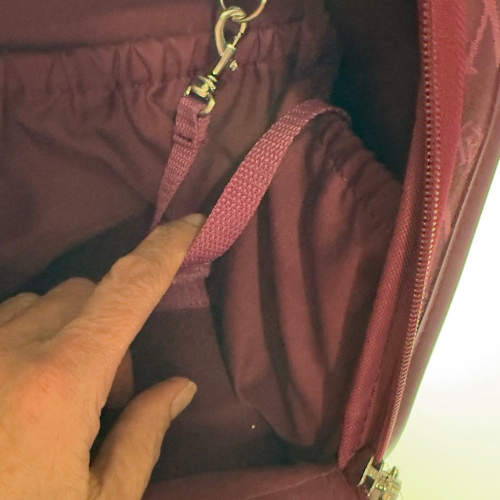 Mary Kay Carry-On Bag - Like NEW! - Picture 11 of 13